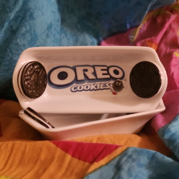 Pair of Vintage Oreo Cookie Ice Cream/Sundae/Dessert Dishes - Picture 2 of 9